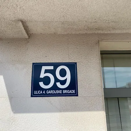 Prova S Pogledom Na I Besplatnim Parkingom דירה