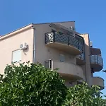 Prova S Pogledom Na I Besplatnim Parkingom Διαμέρισμα