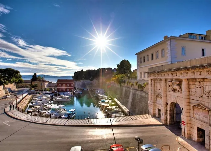 Prova S Pogledom Na I Besplatnim Parkingom * Zadar